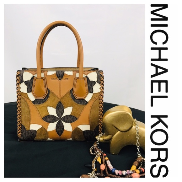 Michael Kors Handbags - Michael Kors 💫 Patchwork Flower Bag